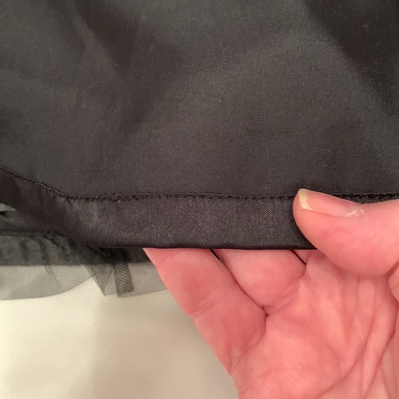 GYMBOREE 2 piece Outfit, size 18-24 Month, gray and pink with black lini… - Picture 7 of 16